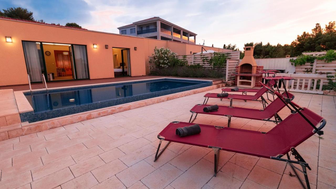 Sea Cats' Villas Sutivan Exteriör bild